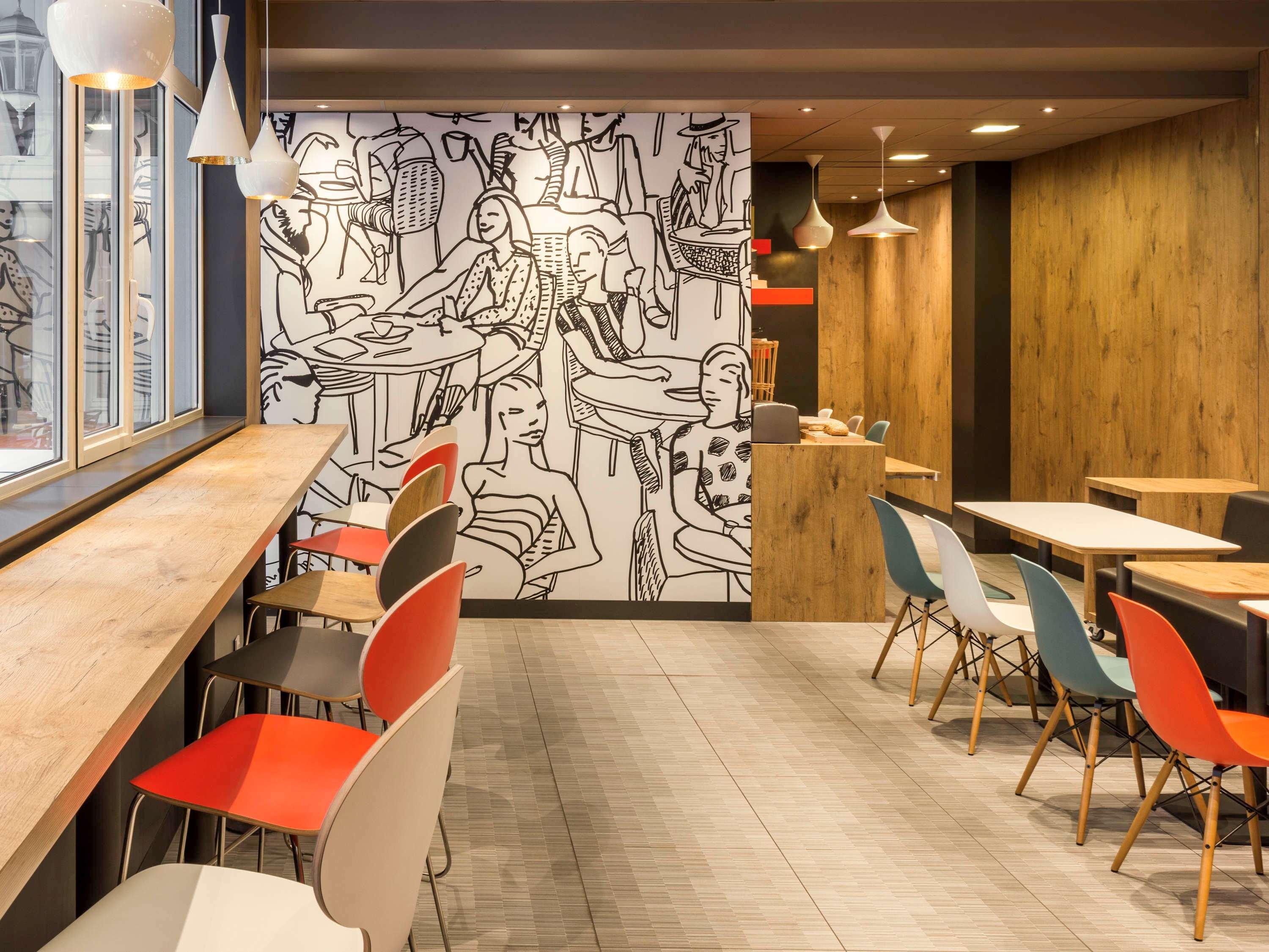 Ibis Levallois Perret Exterior photo