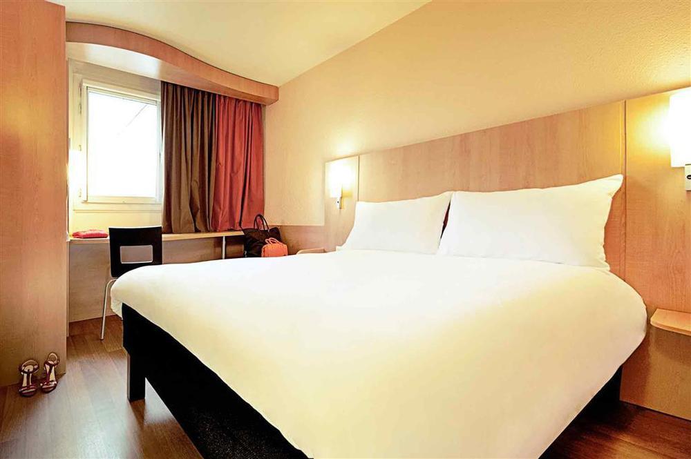 Ibis Levallois Perret Exterior photo